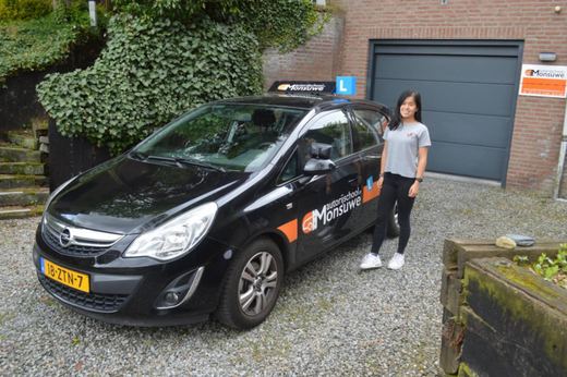 Ling-Xu Monsuwé is geslaagd voor het rijbewijs bij Autorijschool Ruud Monsuwé